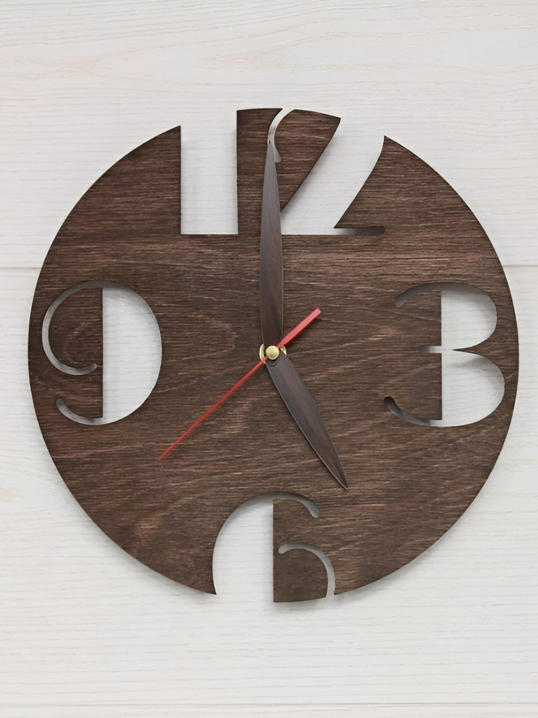 

QEZNEF Brown & Red Analogue Contemporary Round Shaped Wooden Wall Clock