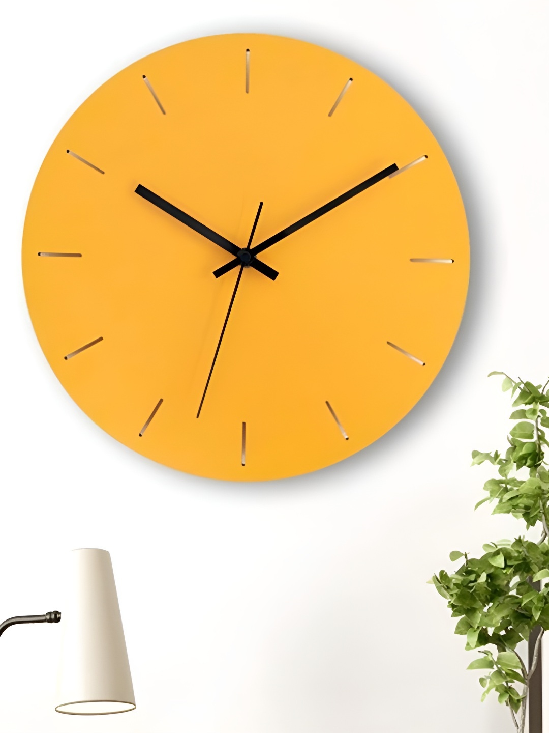 

QEZNEF Yellow Round Shaped Contemporary Analogue Wooden Wall Clock