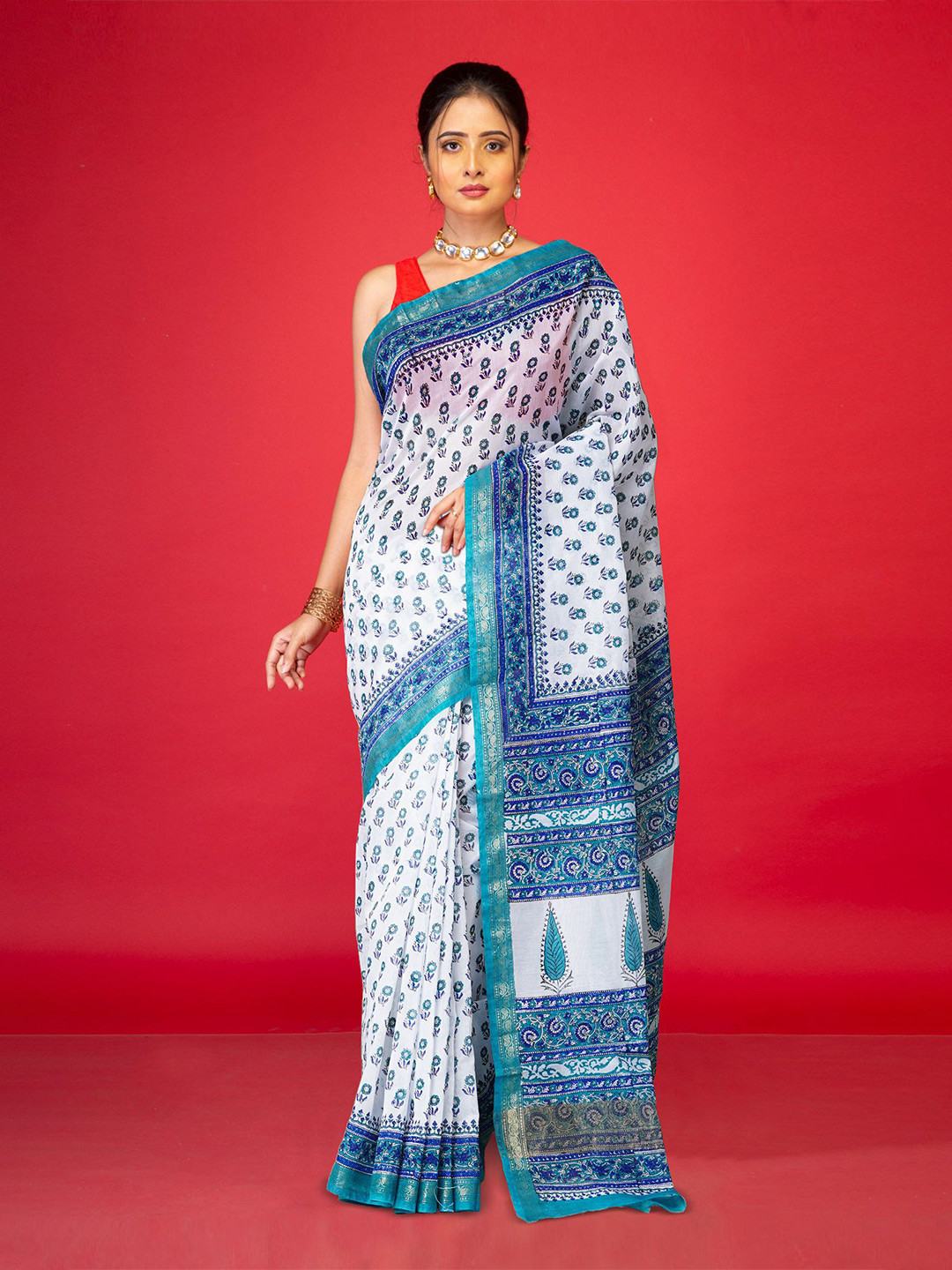 

Unnati Silks Floral Zari Handloom Chanderi Saree, White