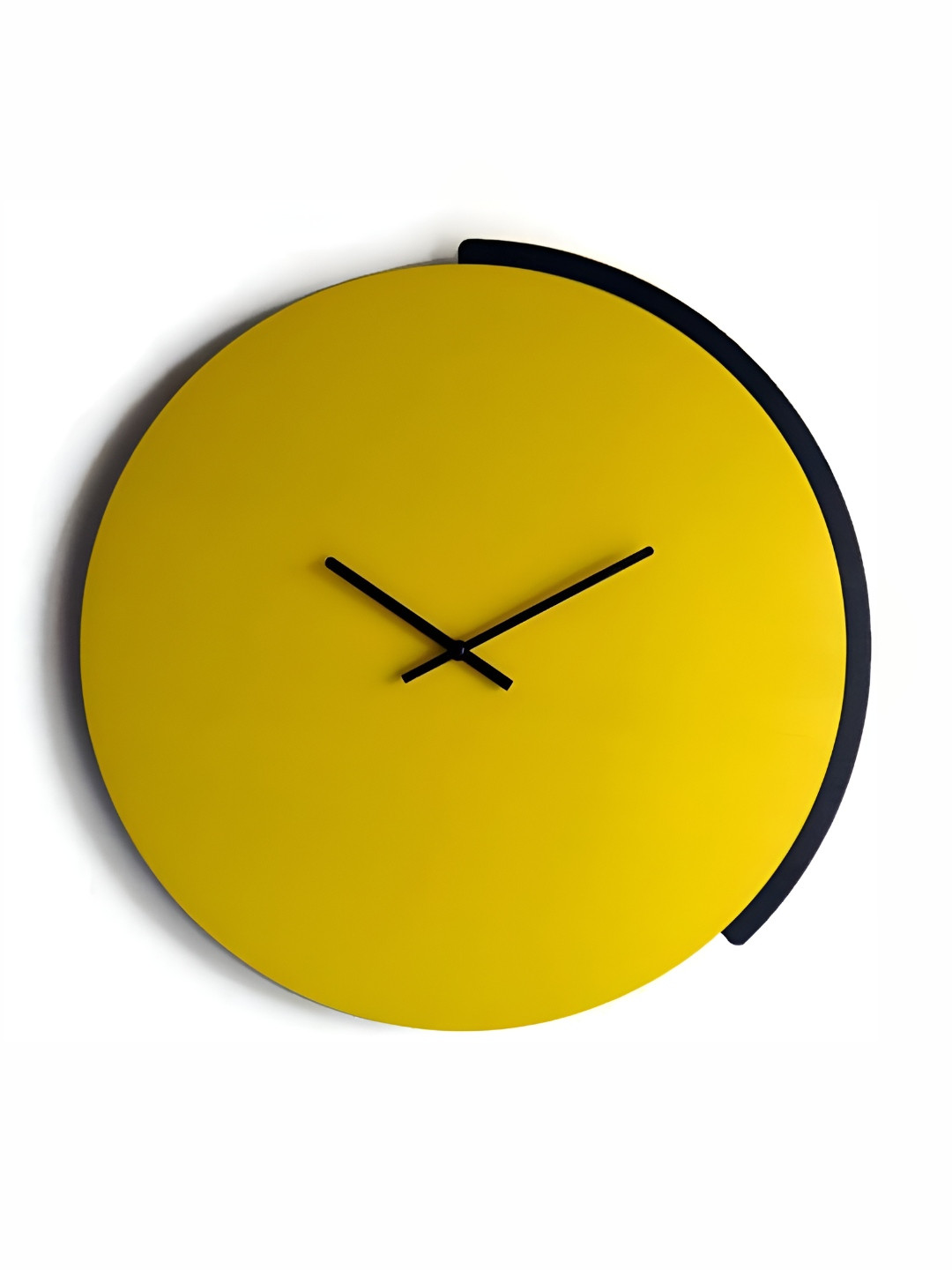 

QEZNEF Yellow and Black Wooden Textured Analogue Contemporary Wall Clock