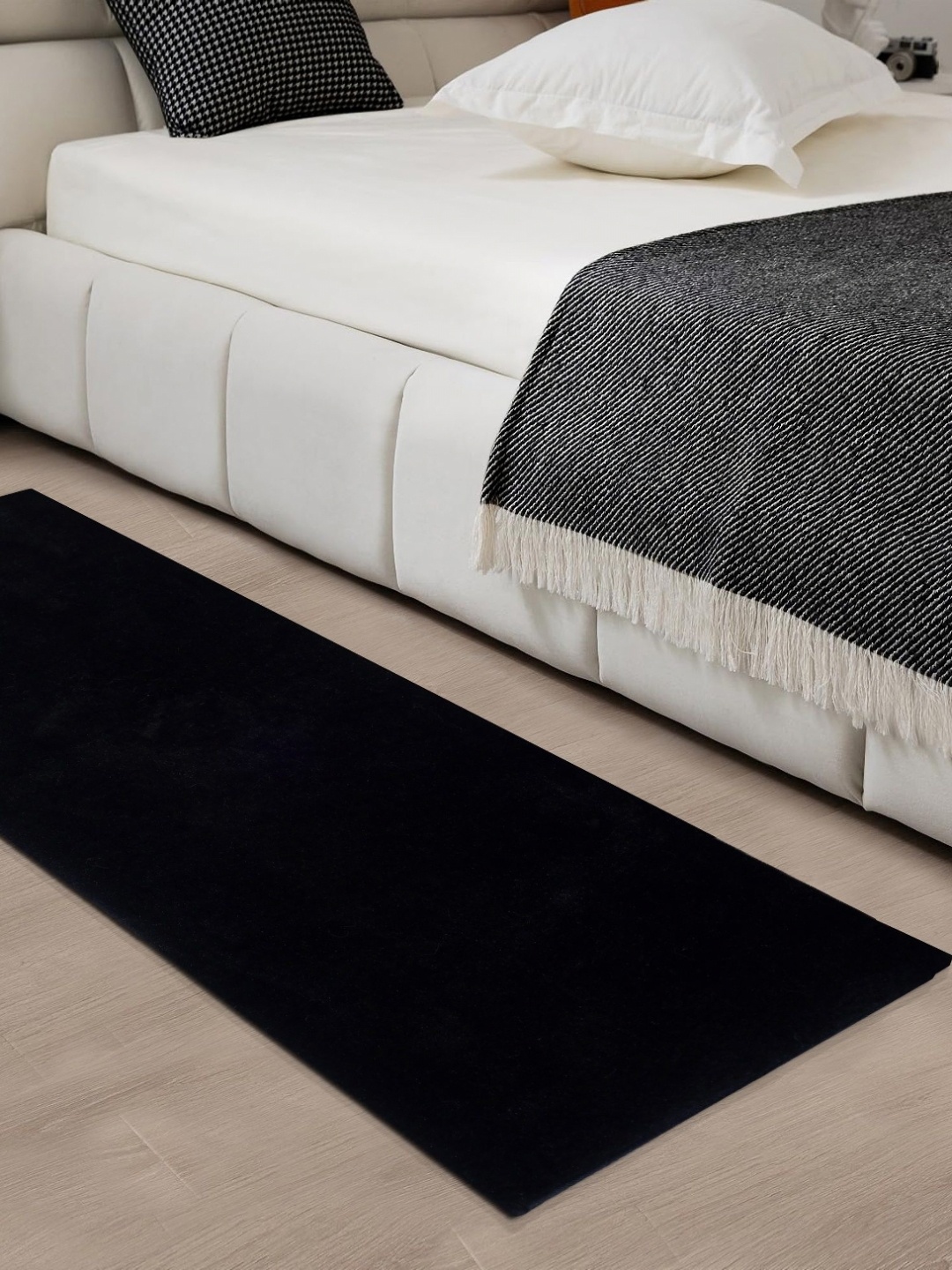 

Sparrow world Black Rectangular Floor Runner