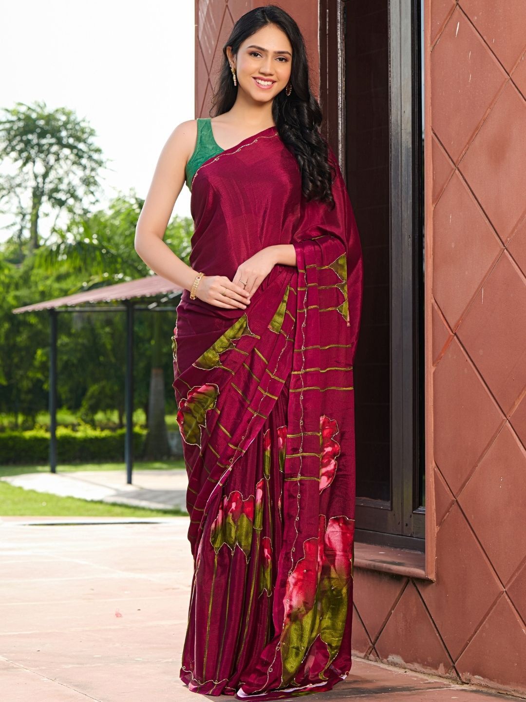 

PRETTY PALLU Floral Embroidered Saree, Burgundy