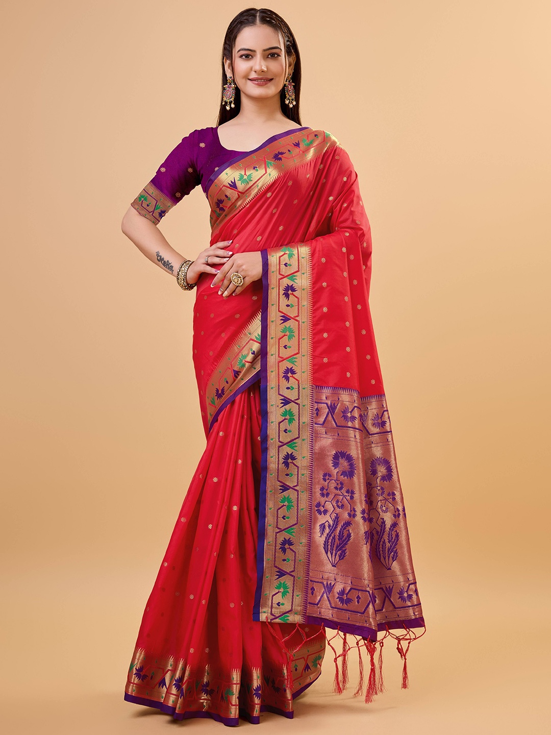 

Kriyansh Woven Design Zari Banarasi Saree, Red