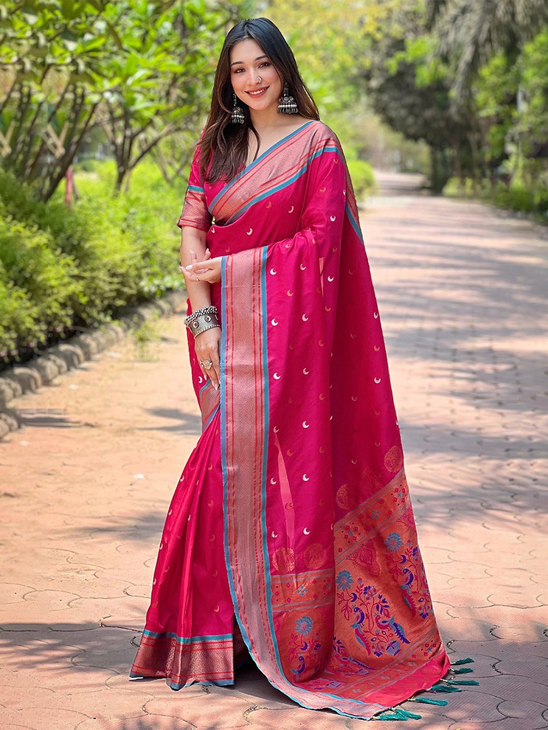 

Panzora Woven Design Zari Banarasi Saree, Pink