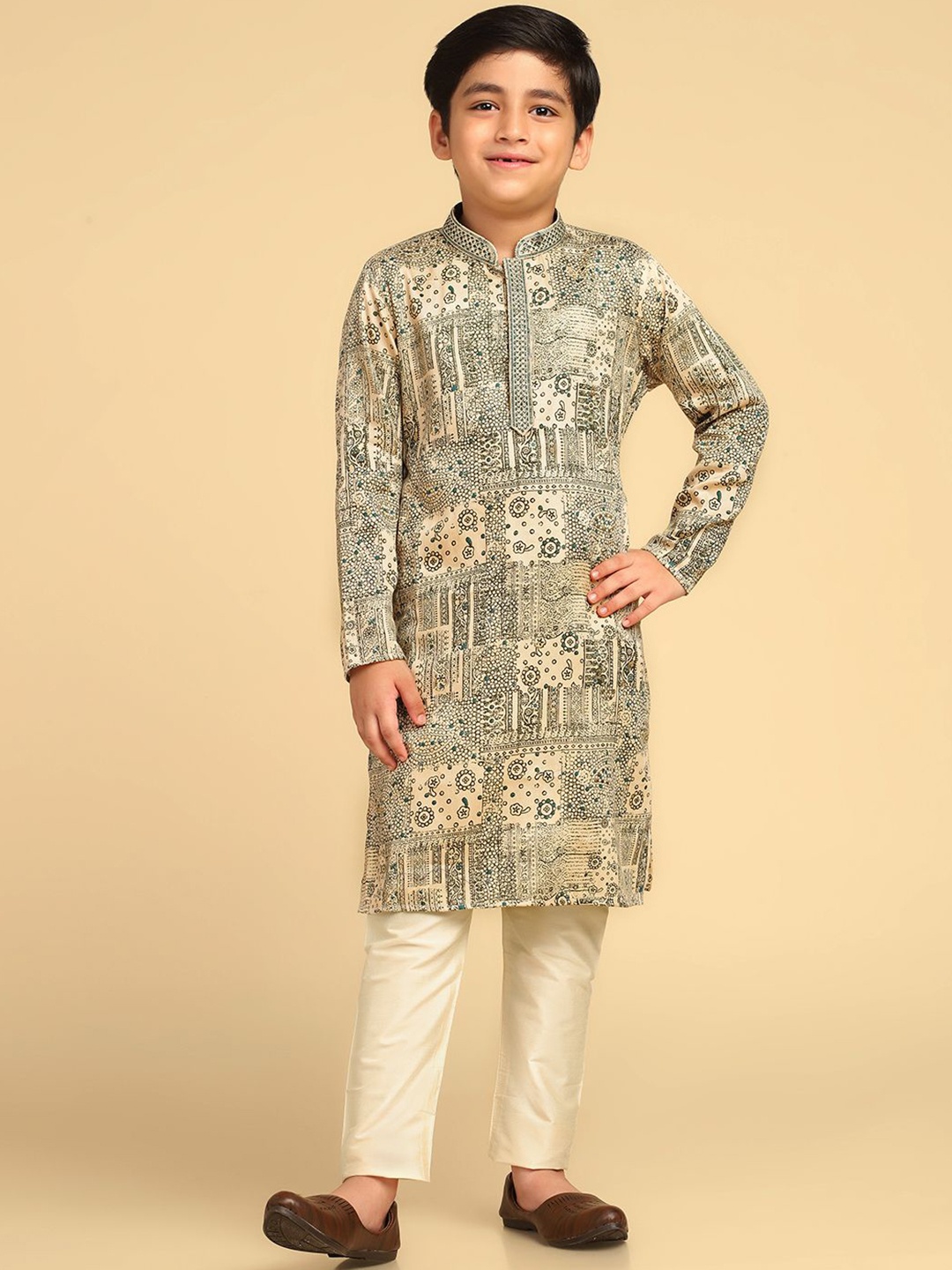 

KISAH Boys Ethnic Motifs Printed Straight Kurta with Pyjamas, Green