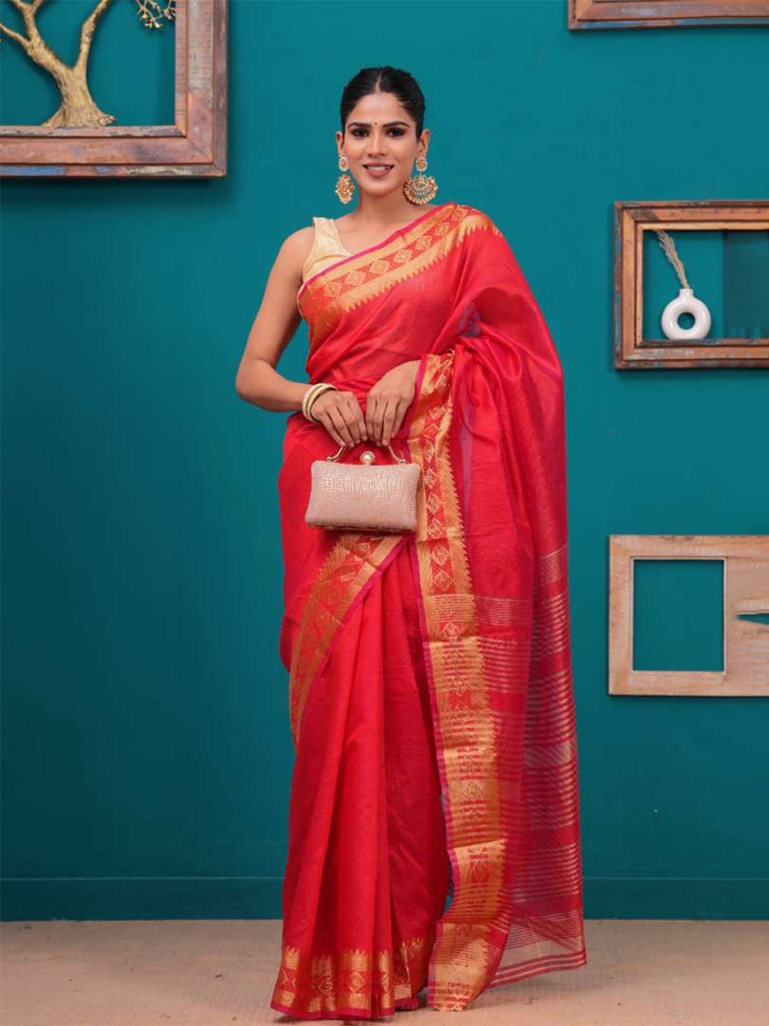 

HEARTLOOM Solid Zari Chanderi Saree, Red