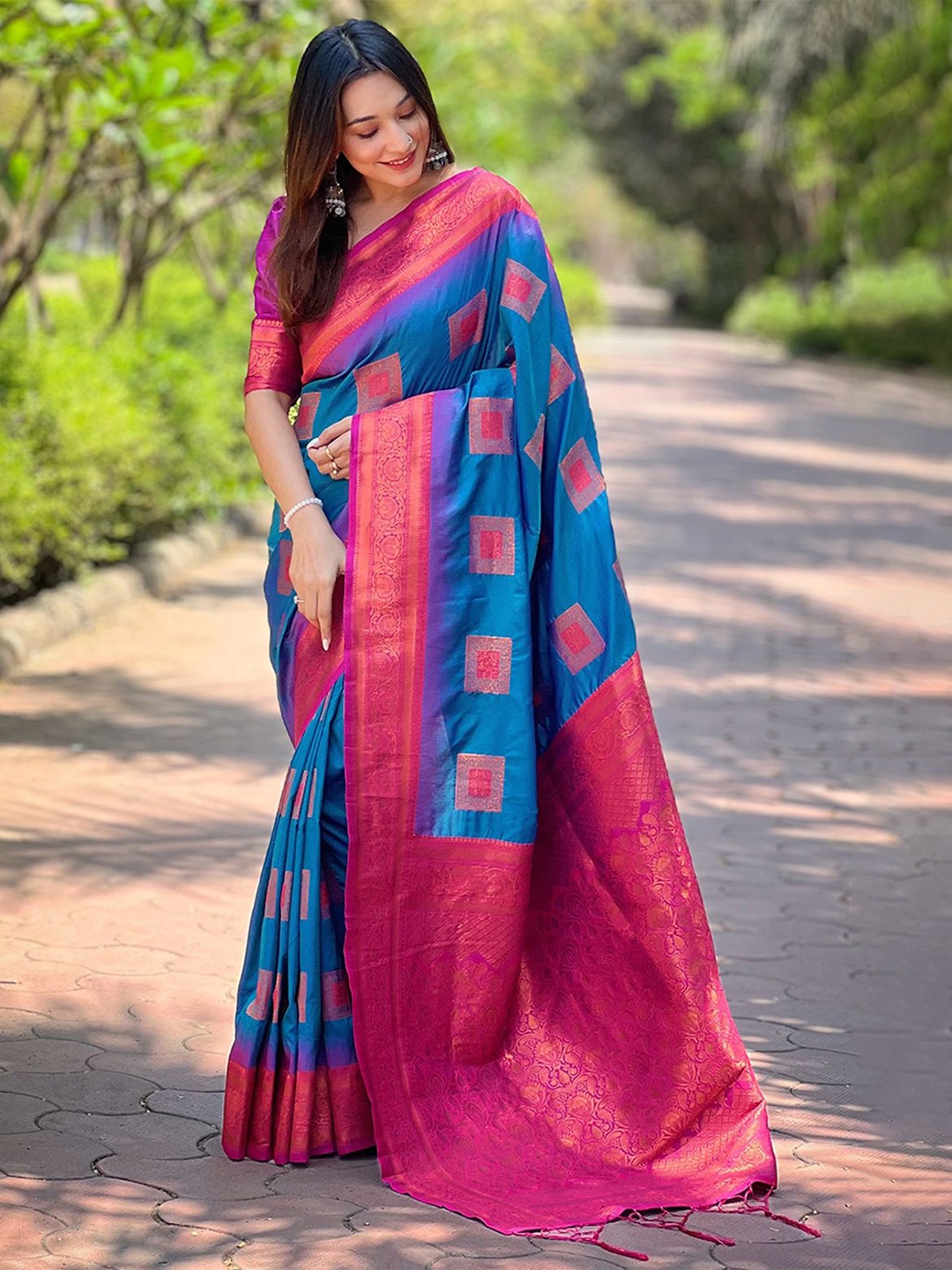 

Panzora Woven Design Zari Banarasi Saree, Blue