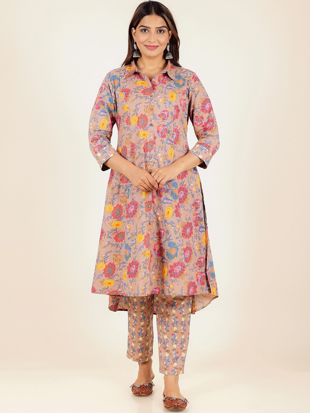 

Aramya Floral Printed Shirt Collar Cotton Straight Kurta, Brown