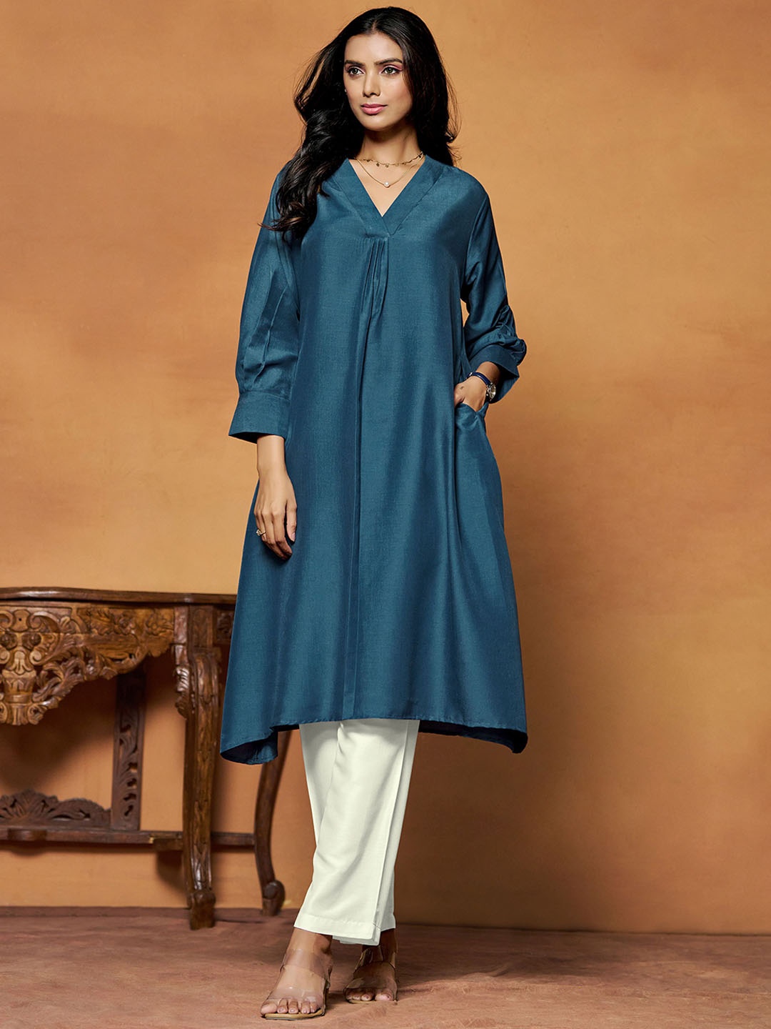 

Sangria Navy Blue V-Neck Cuffed Sleeves Pleated A-Line Kurta With Trousers