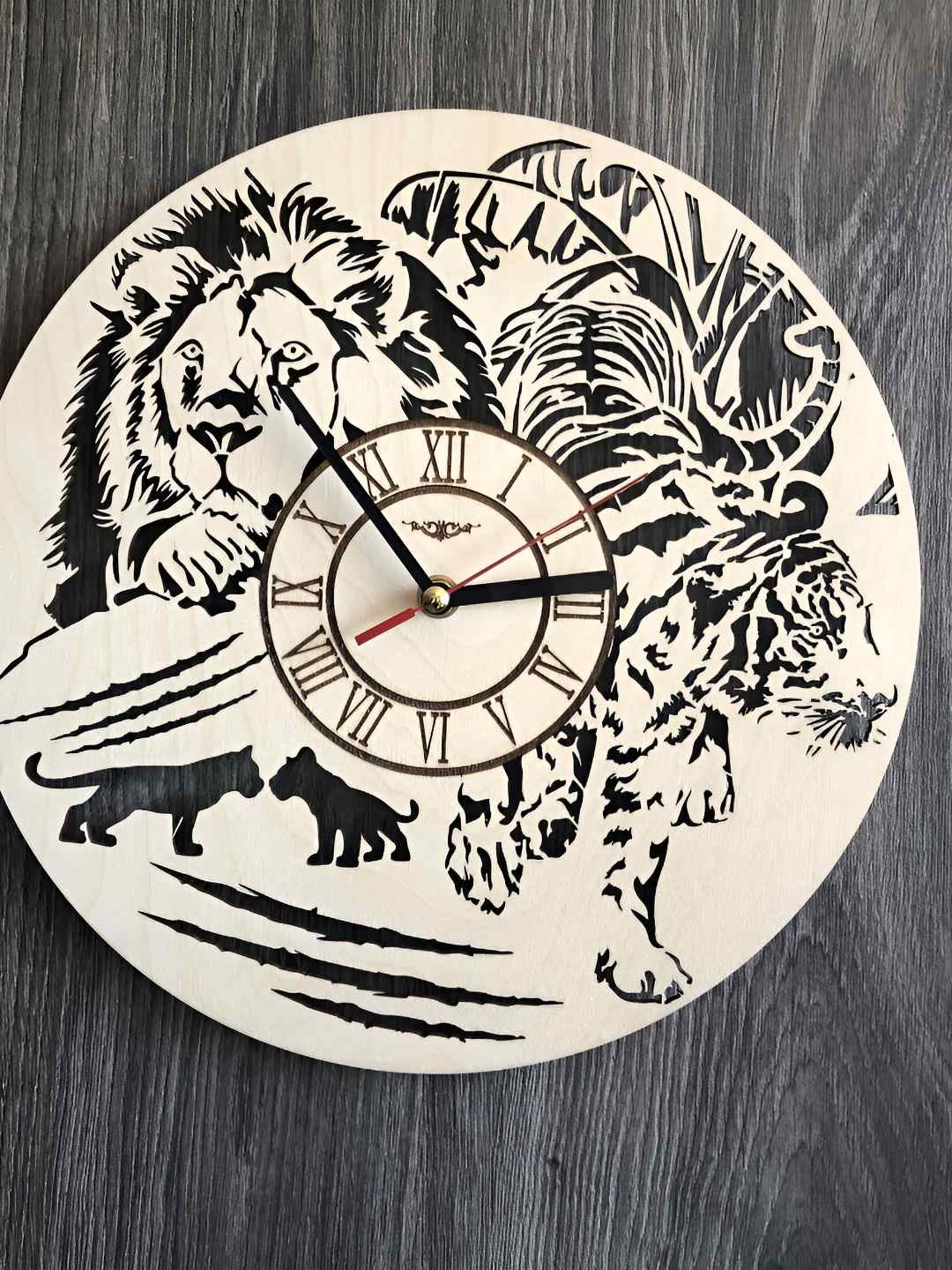 

QEZNEF Beige & Black Printed Contemporary Wooden Round Wall Clock