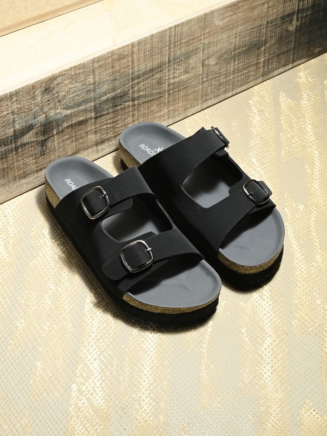 

The Roadster Lifestyle Co Men Comfort Sandals, Black