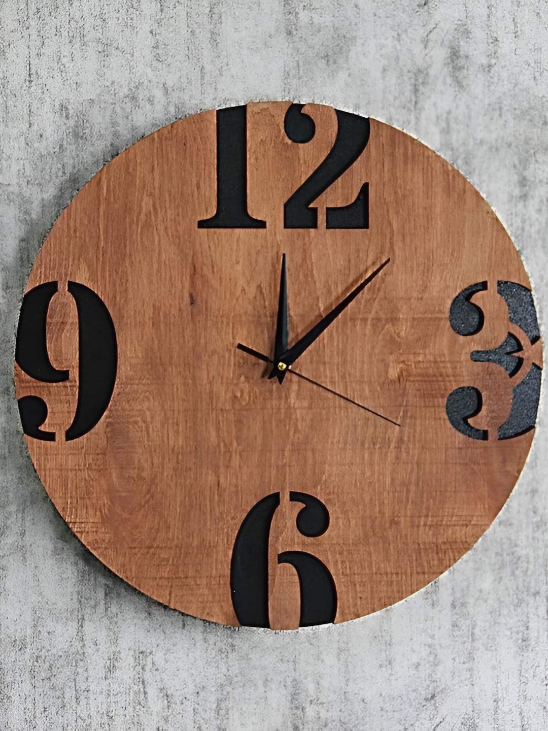 

QEZNEF Black & Brown Round Shaped Contemporary Wooden Wall Clock