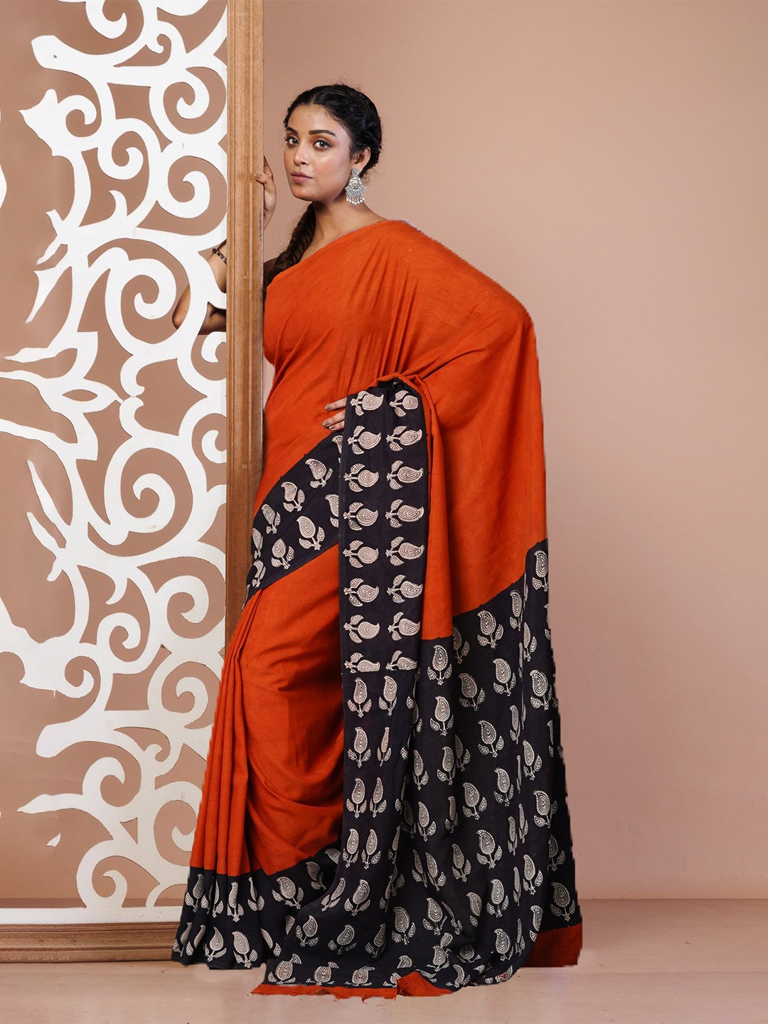 

Unnati Silks Ethinic Motif Printed Art Silk Handloom Traditional Bagru Saree, Red