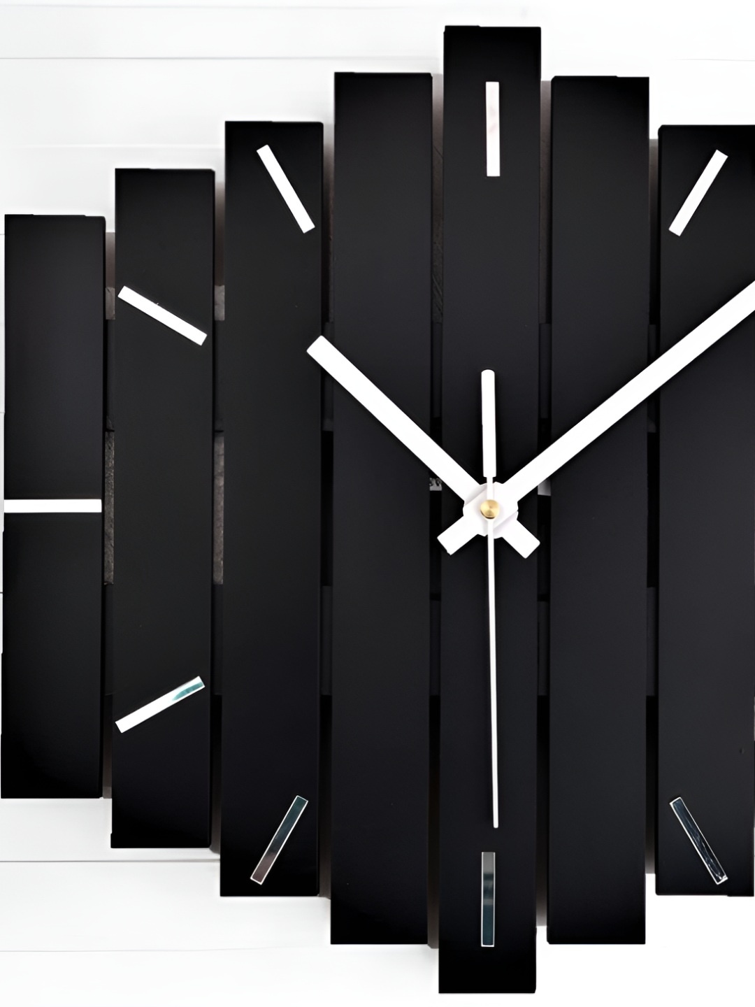 

QEZNEF Black & White Abstract Shaped Contemporary Analogue Wooden Wall Clock