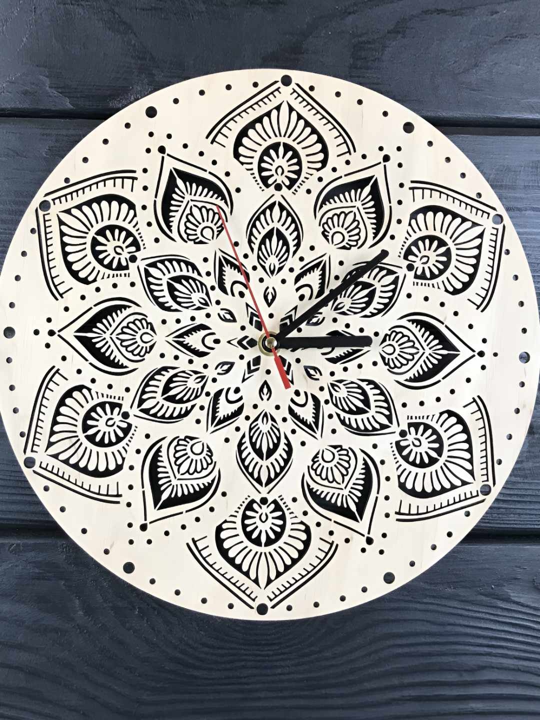 

QEZNEF Beige & Black Printed Contemporary Wooden Round Wall Clock