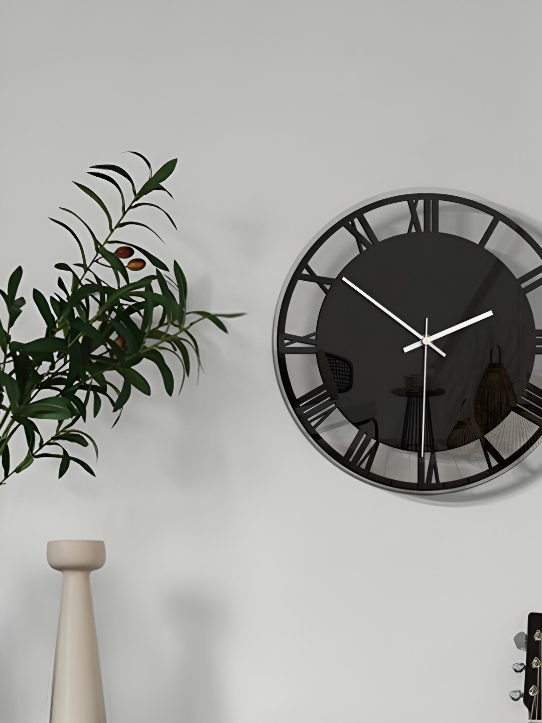

QEZNEF Black Round Analogue Wooden Wall Clock
