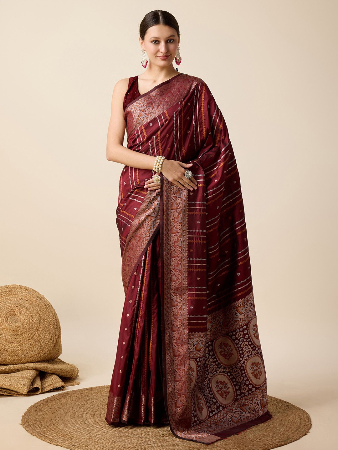 

LeeliPeeri Designer Woven Design Zari Banarasi Saree, Maroon