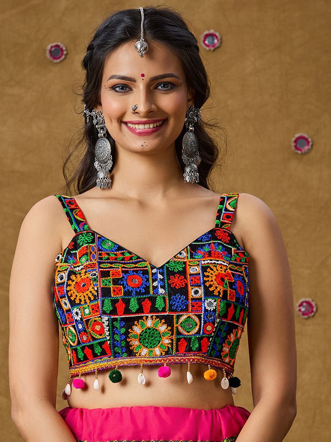 

SALWAR STUDIO Embroidered Padded Cotton Saree Blouse, Red