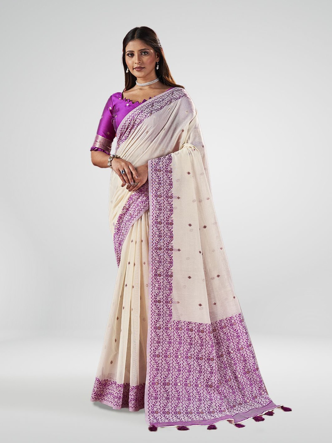 

SARHA Woven Design Pure Cotton Saree, White