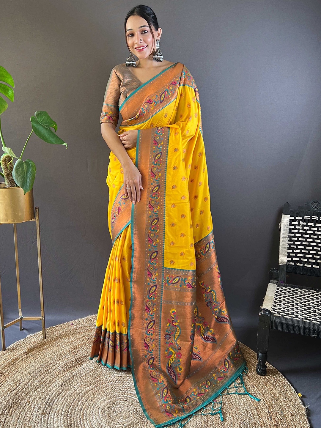 

Panzora Woven Design Zari Silk Paithani Saree, Yellow