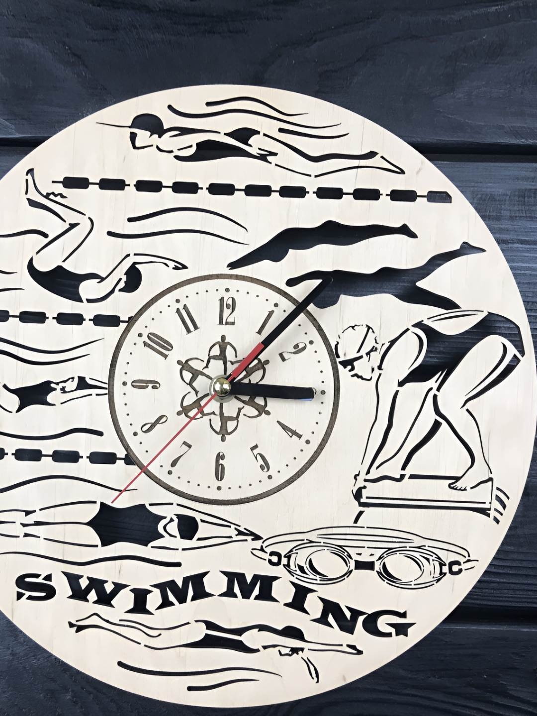 

QEZNEF Beige & Black Printed Round Analogue Wooden Wall Clock