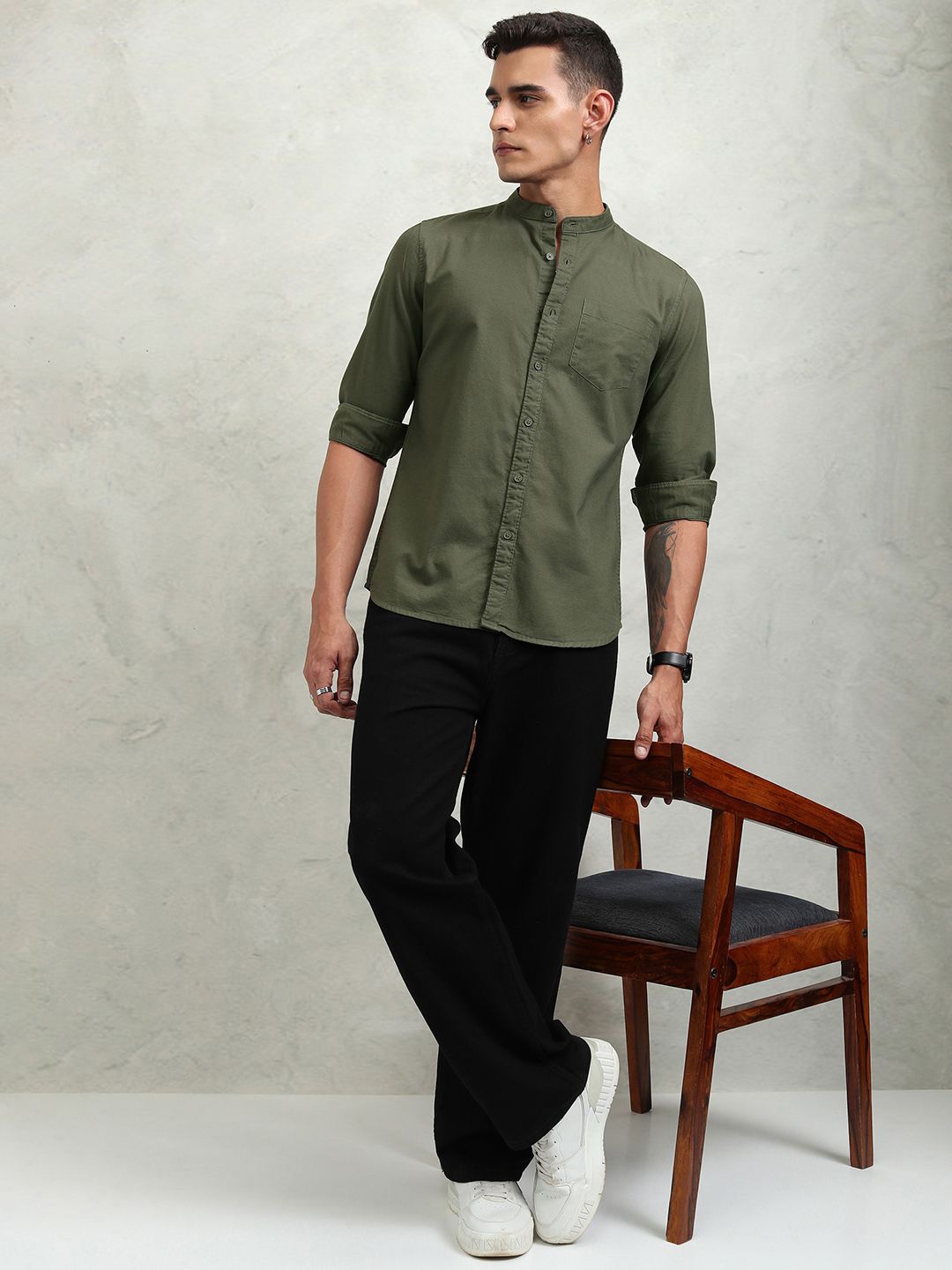 

HIGHLANDER Men Olive Solid Mandarain Collar Casual Shirt