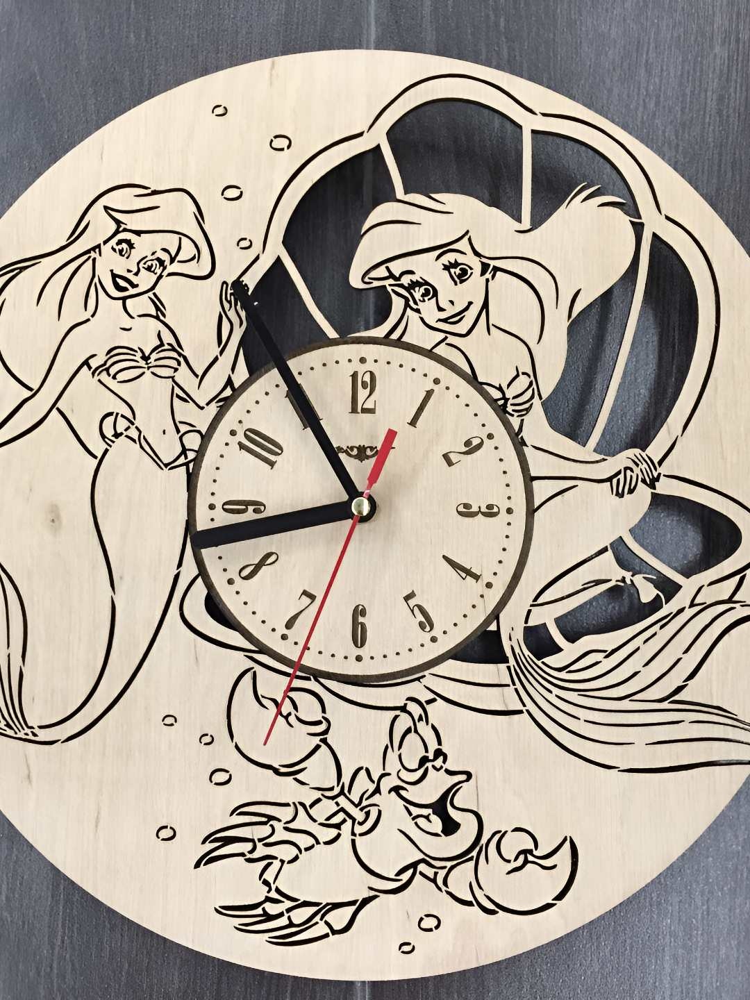 

QEZNEF Beige & Black Printed Analogue Contemporary Round Shaped Wooden Wall Clock