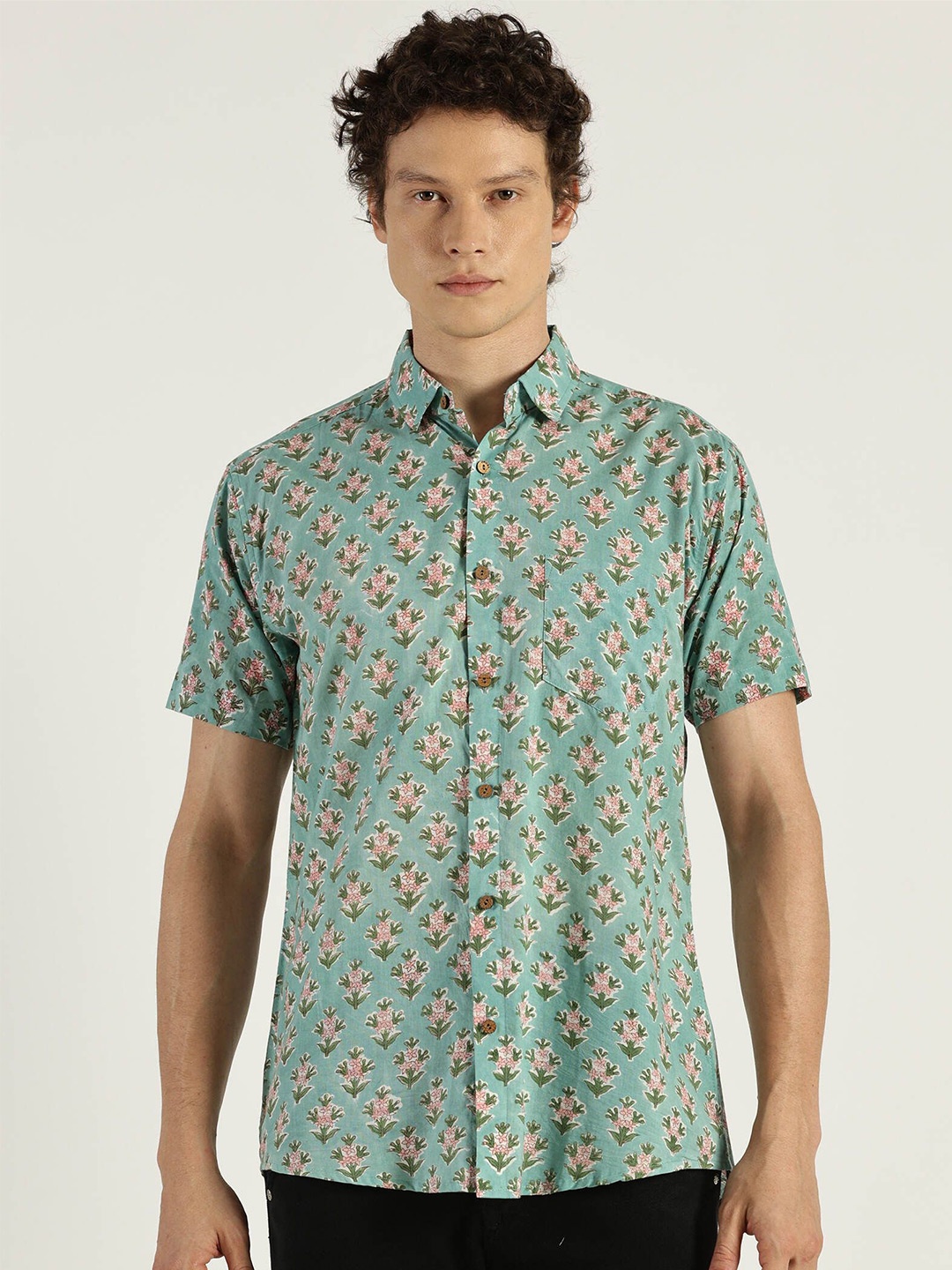 

Patrah Men Spread Collar Floral Printed Cotton Relaxed Fit Casual Shirt, Teal