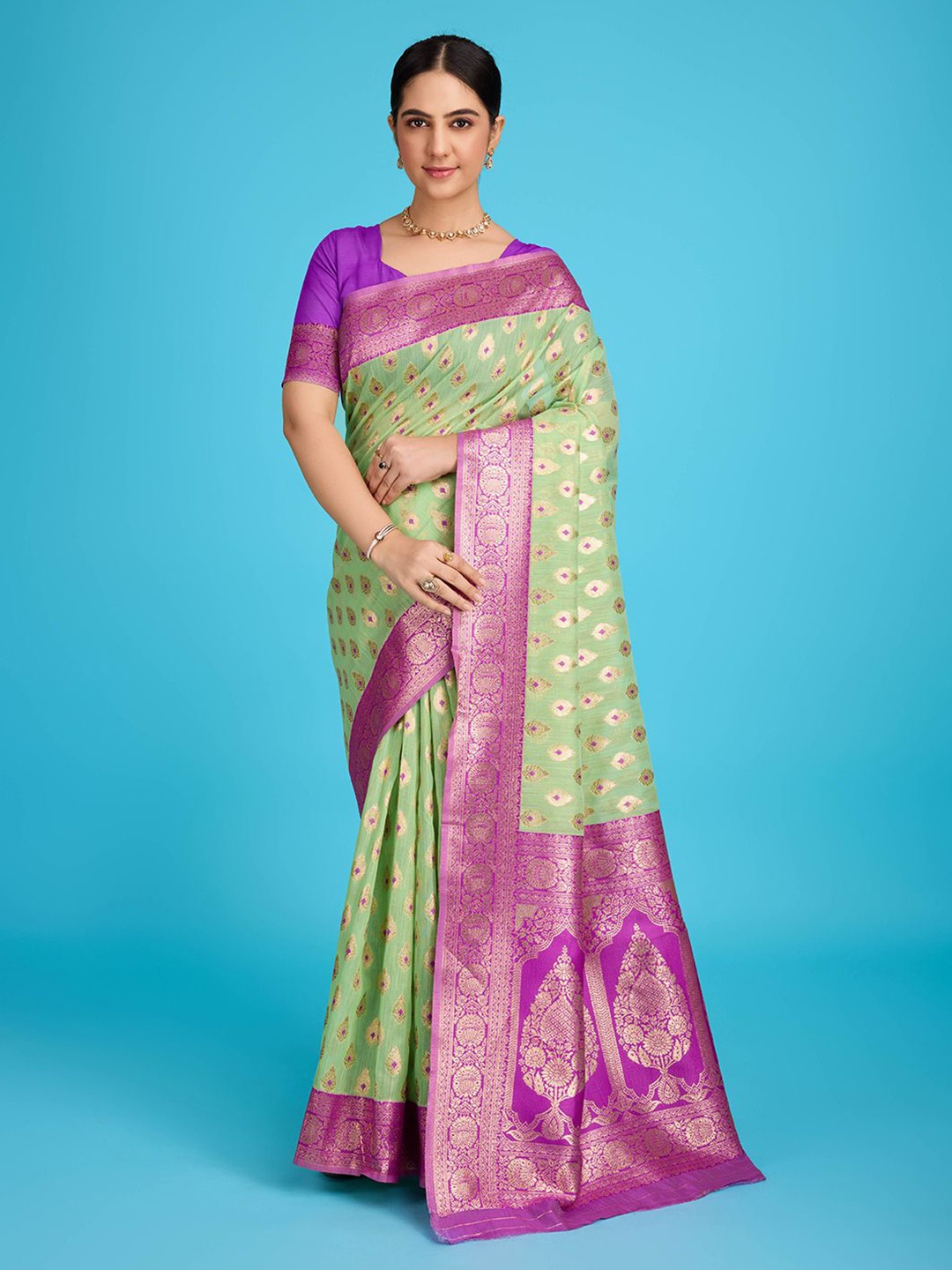 

NIWAA Ethnic Motifs Woven Design Zari Pure Linen Banarasi Saree, Green