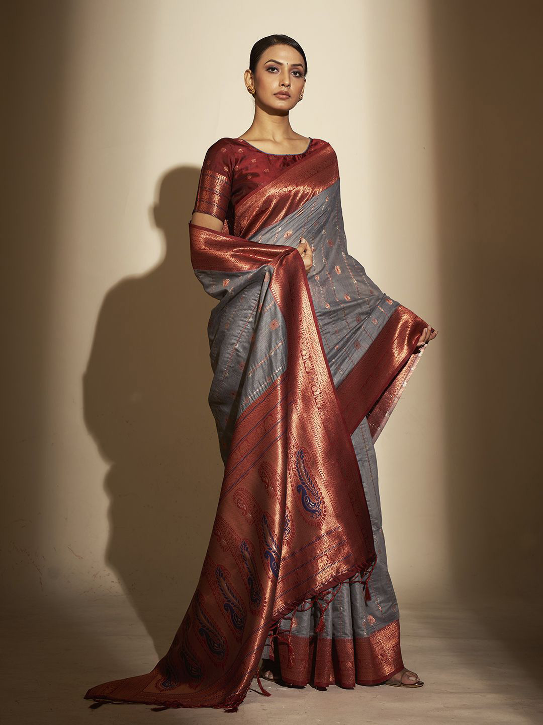 

SARHA Striped Woven Design Zari Pure Cotton Saree, Grey