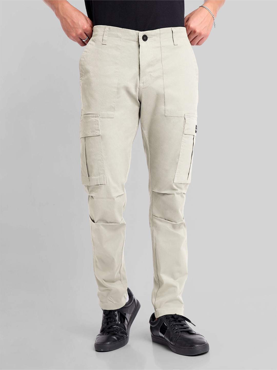 

Beyoung Men Cargos Trousers, Off white