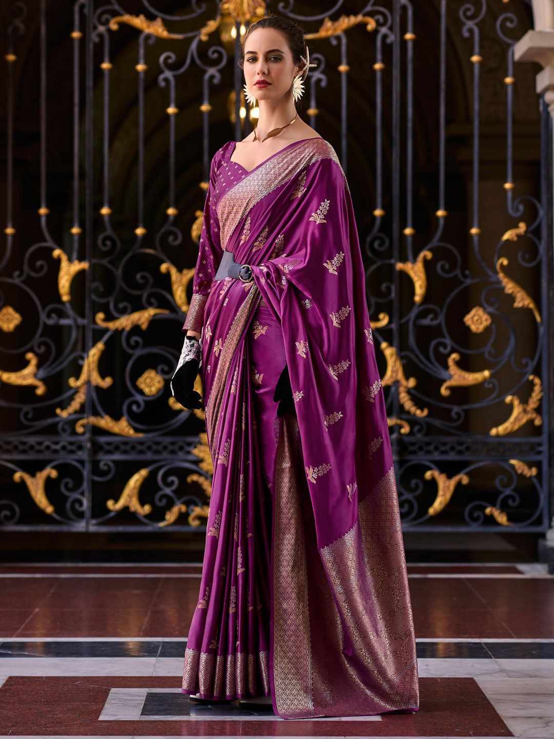 

Anouk Ethnic Motifs Zari Banarasi Saree, Magenta