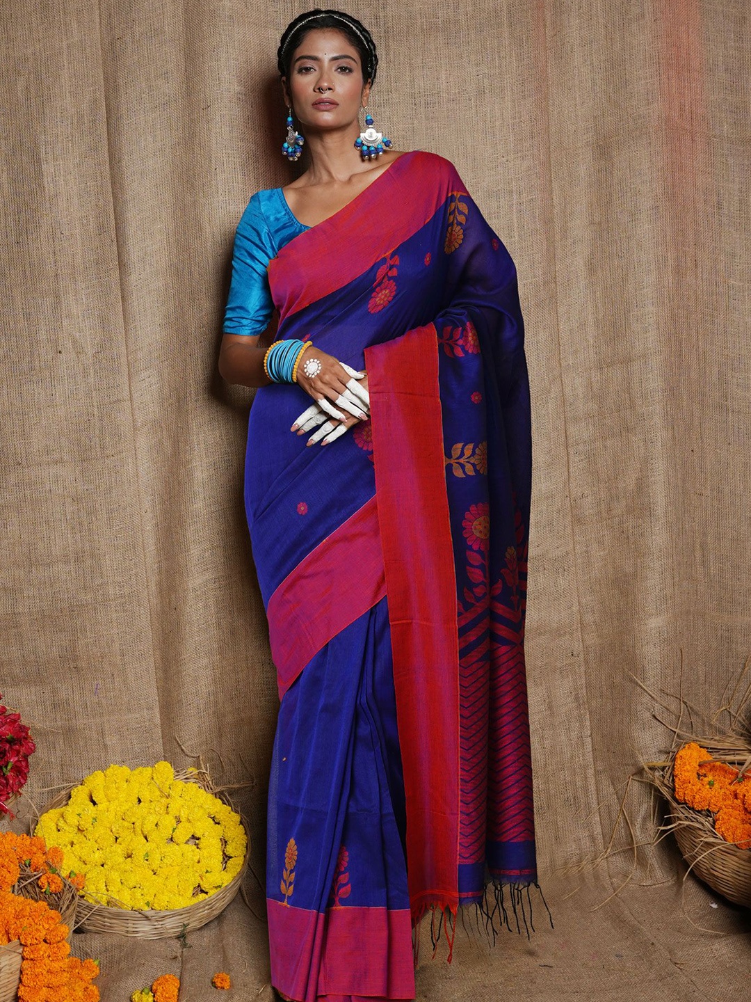 

Unnati Silks Floral Woven Design Taant Saree, Navy blue