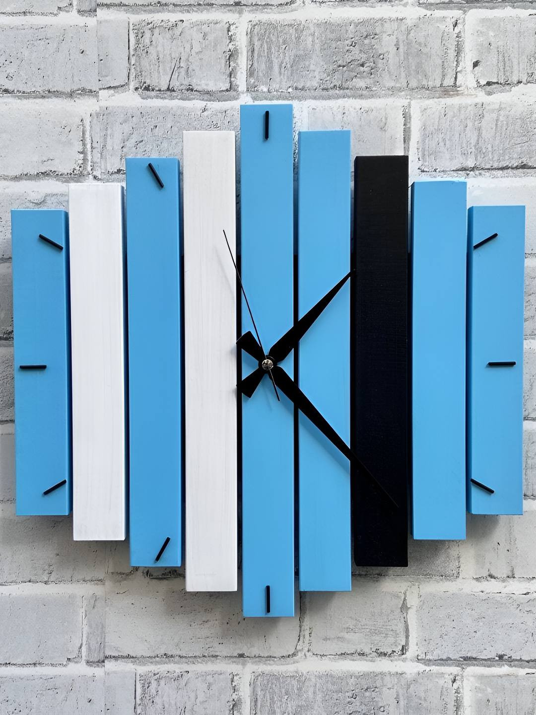 

QEZNEF Blue & White Colourblocked Geometric Analogue Wooden Wall Clock Without Glass
