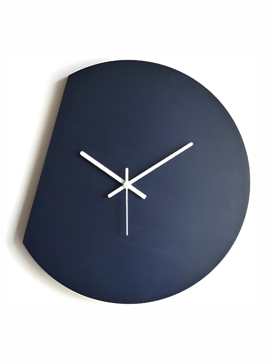 

QEZNEF Black & White Contemporary Abstract Shaped Wooden Wall Clock