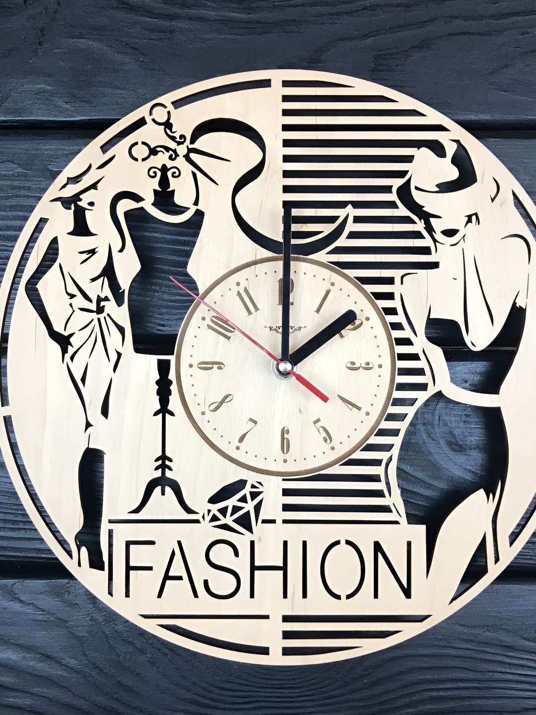 

QEZNEF Beige and Black Wooden Textured Analogue Contemporary Wall Clock