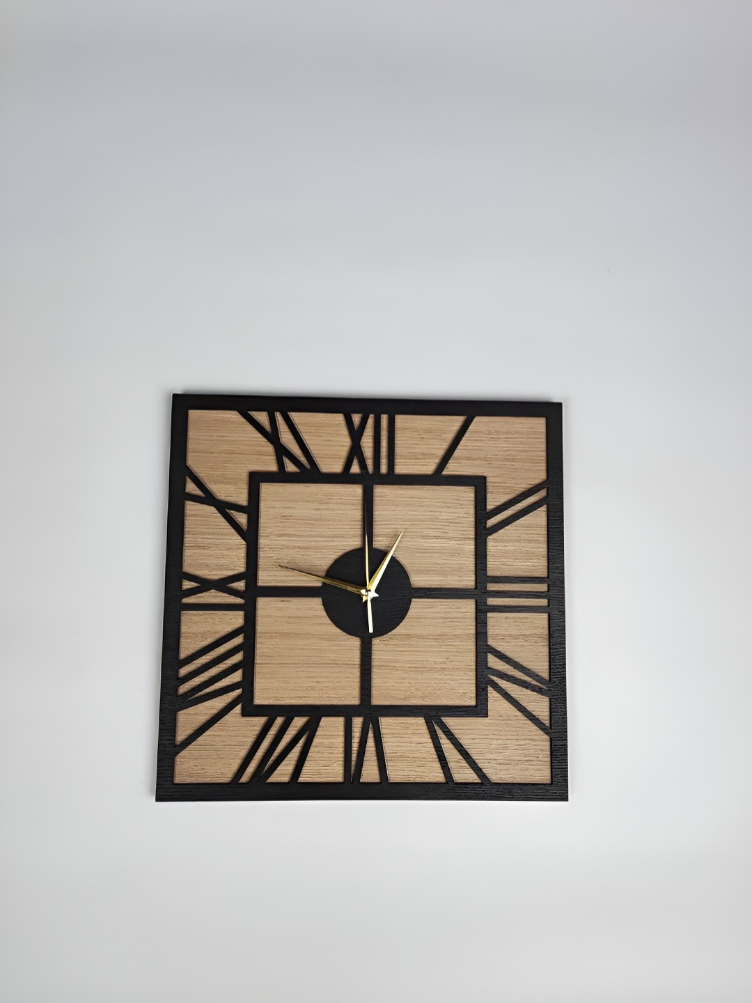 

QEZNEF Black and Brown Wooden Textured Analogue Contemporary Wall Clock