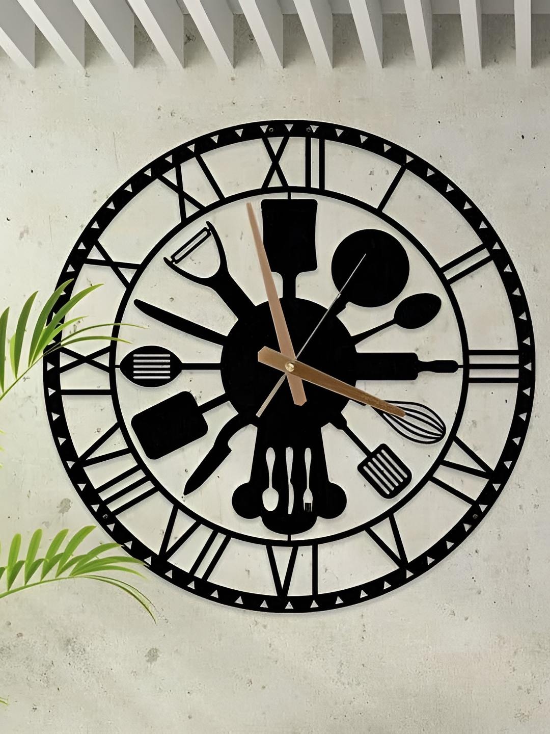 

QEZNEF Black & Brown Textured Contemporary Round Wooden Analogue Wall Clock