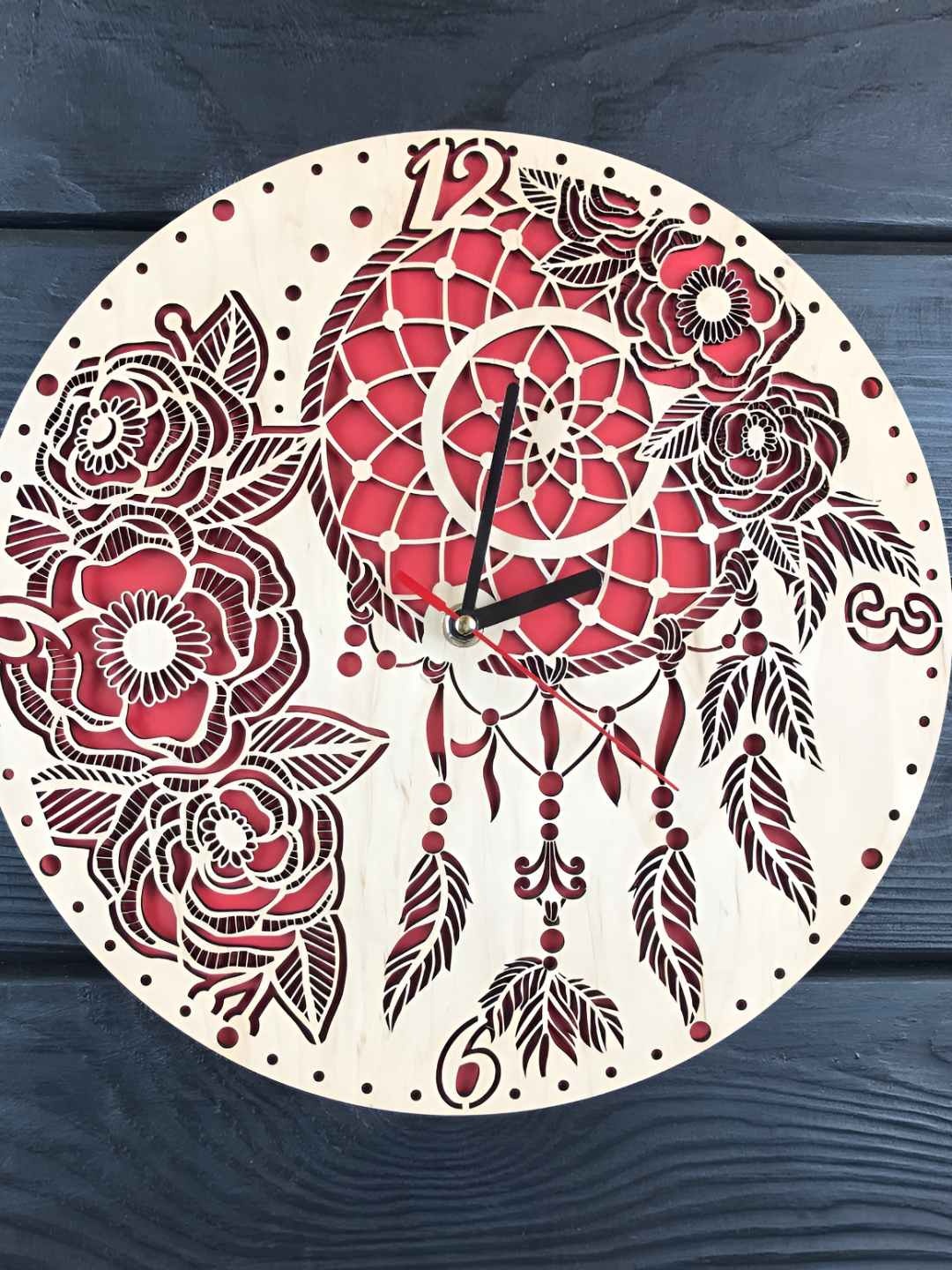

QEZNEF Beige & Red Contemporary Analogue Vintage Wall Clock