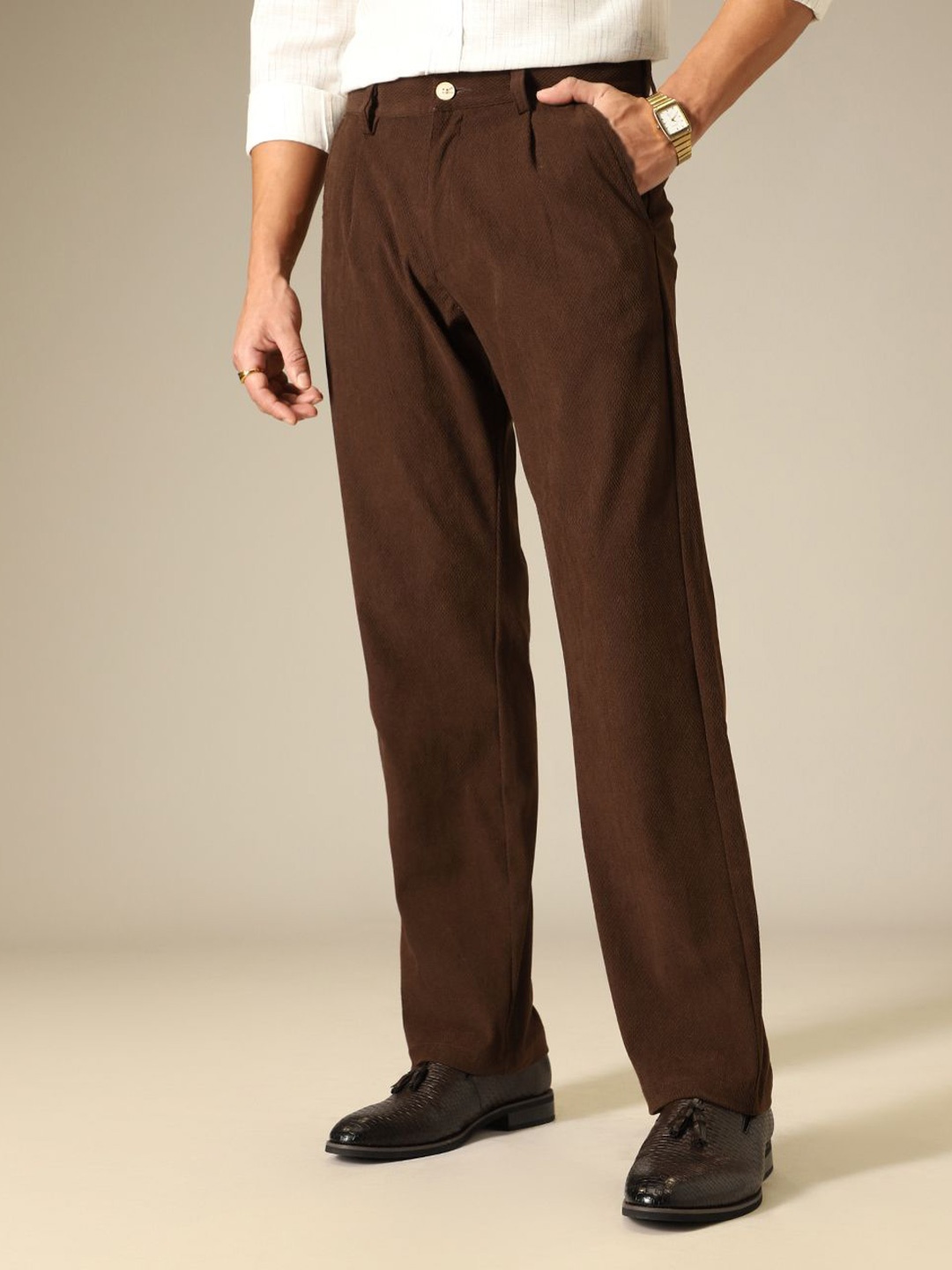 

Banana Club Men Classic Corduroy Pleated Trousers, Brown