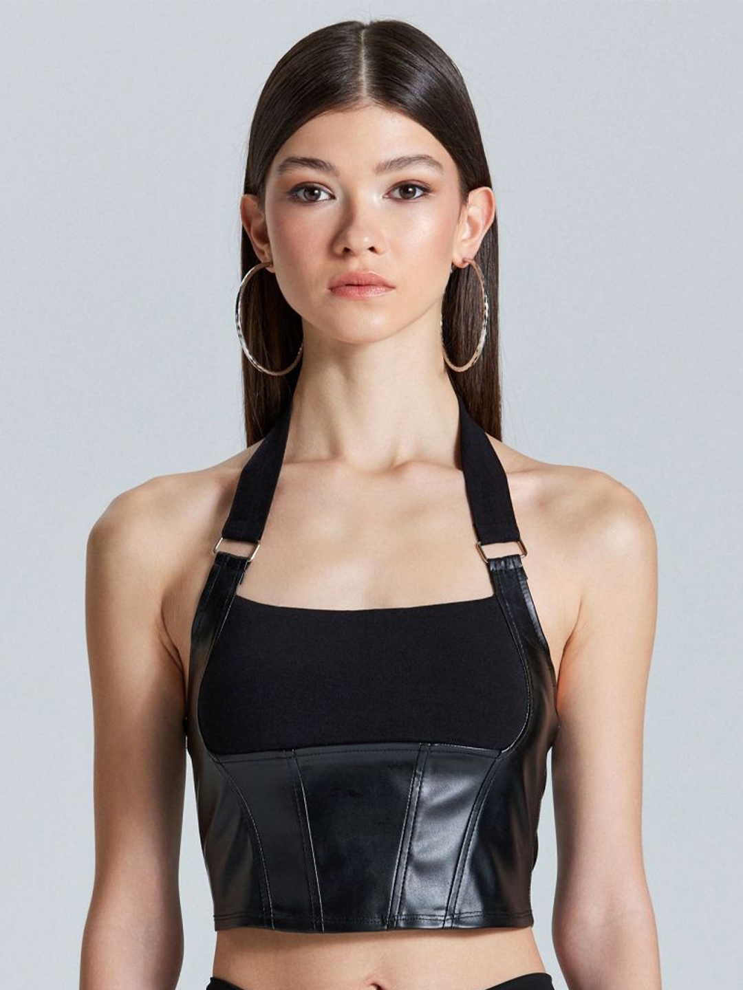 

ZOMODA Women Solid Halter Neck Top, Black