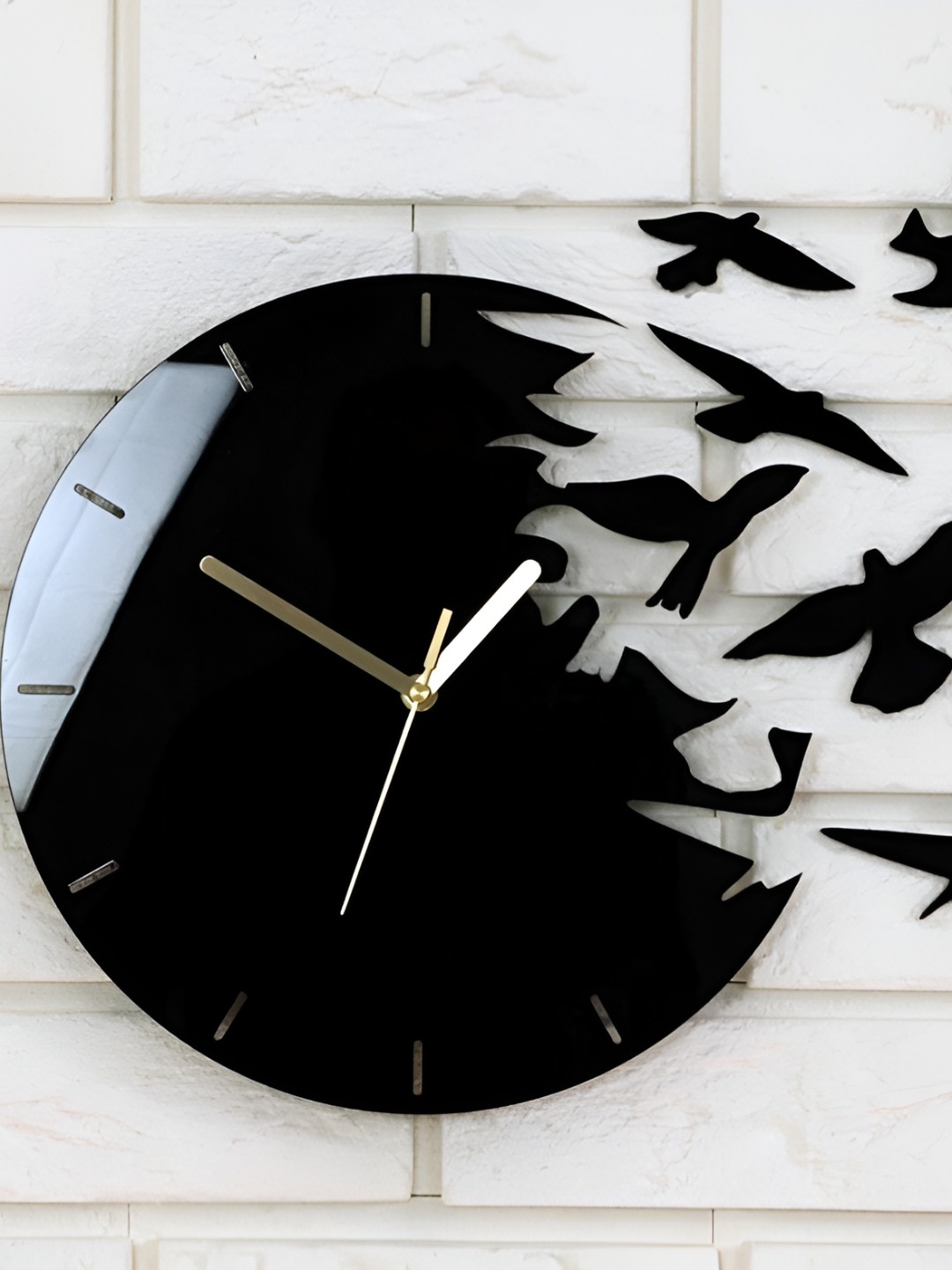

QEZNEF Black and GoldToned Wooden Textured Analogue Contemporary Wall Clock