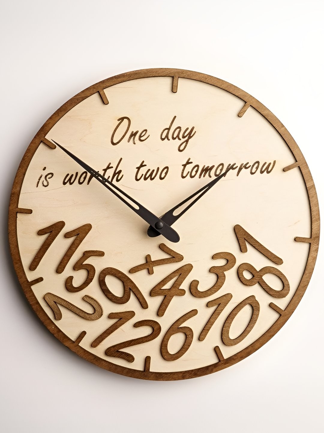 

QEZNEF Beige & Black Quote Printed Contemporary Round Shaped Wooden Wall Clock