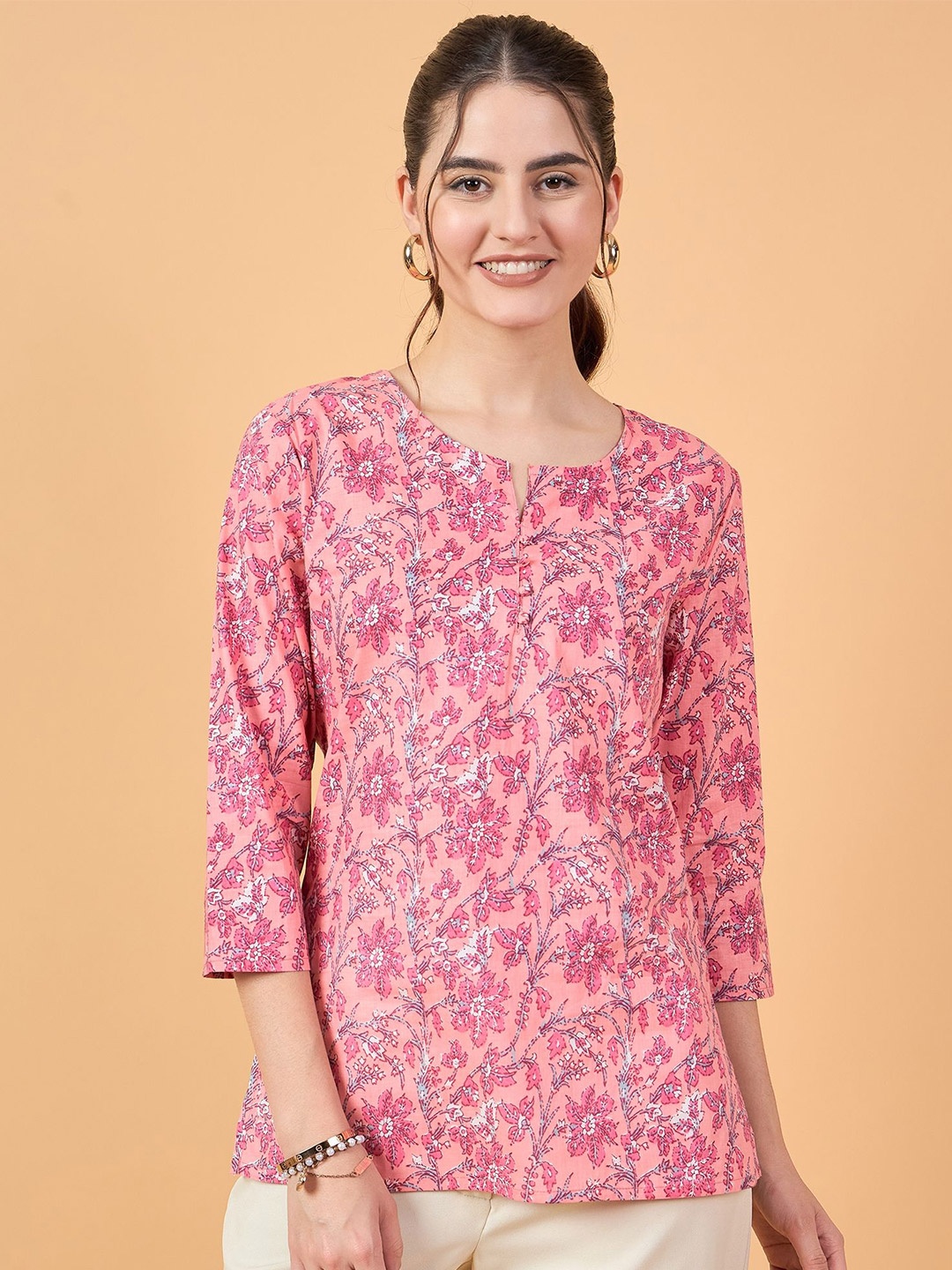 

NEESH Women Floral Printed Round Neck Cotton Top, Pink