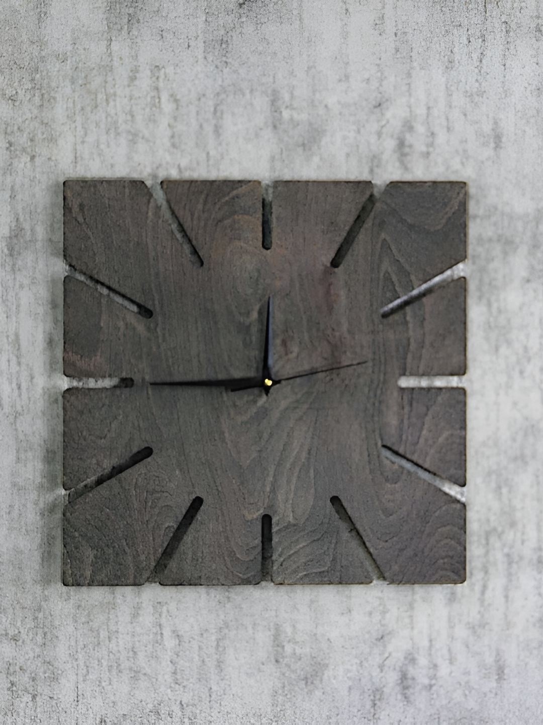 

QEZNEF Black Square Shaped Contemporary Analogue Wooden Wall Clock