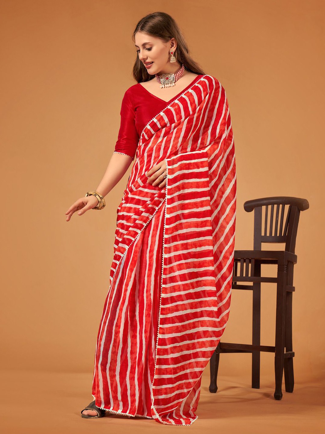 

SM TRENDZ Printed Gotta Patti Pure Georgette Leheriya Saree, Red