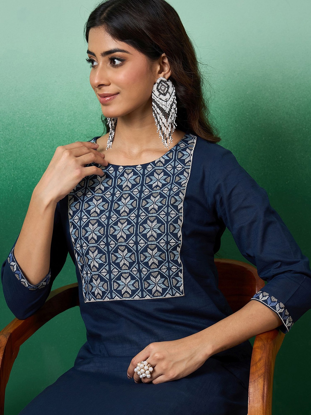 

Sangria Embroidered Cotton Straight Kurta, Navy blue