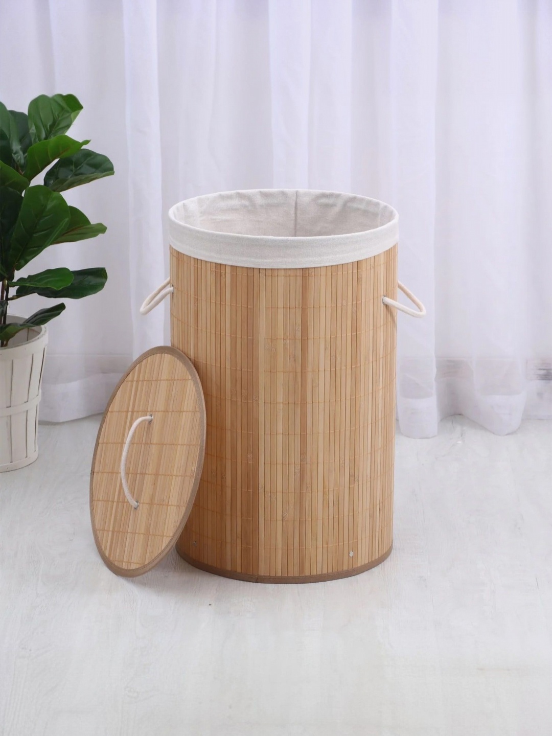 

The Better Home Brown Striped Bamboo Laundry Bag/Basket With Lid