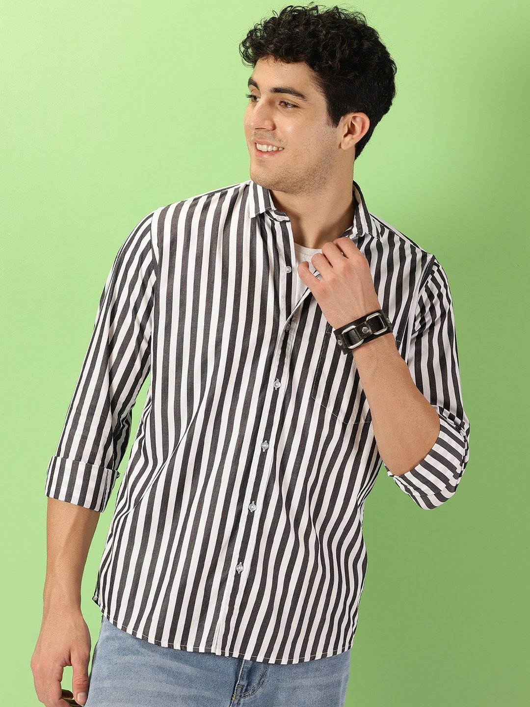 

THIRD QUADRANT Men Premium Spread Collar Vertical Striped Cotton Semiformal Shirt, Black