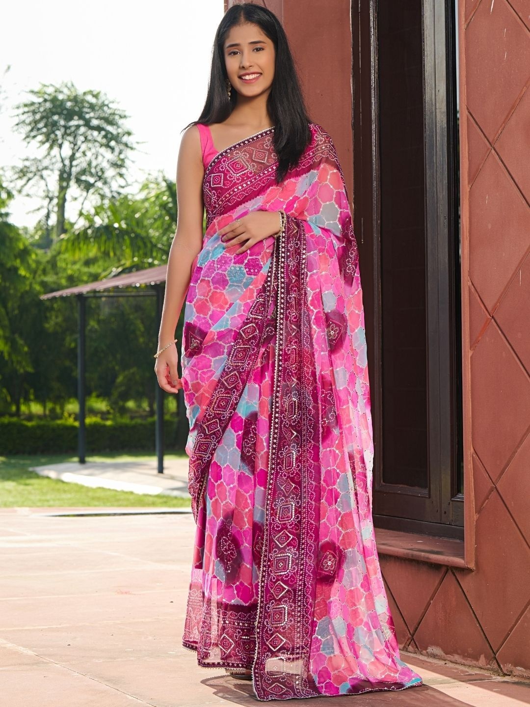 

PRETTY PALLU Printed Bandhani Saree, Pink